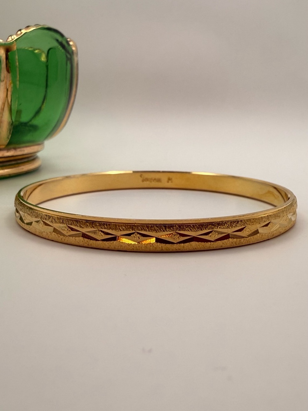 Vintage Crown Trifari Gold Tone Diamond Cut Textured Bangle Bracelet Size M